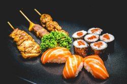 Image de  Sushi / Maki / Brochettes