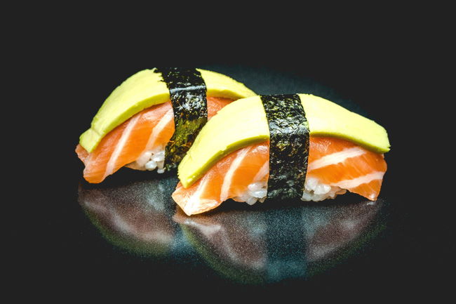 SUSHI AVOCAT SAUMON