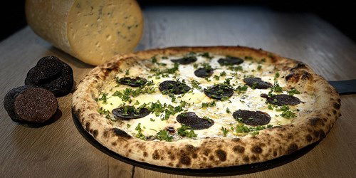 PIZZA COSY DÉVOILE SA PIZZA DU MARCHÉ, SPÉCIALE 10 ANS PIZZA COSY DÉVOILE SA PIZZA DU MARCHÉ, SPÉCIALE 10 ANS