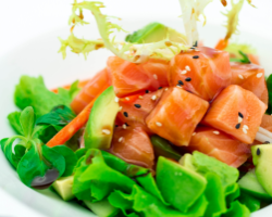 Image de E06 Salade de tartare de saumon et avocat 