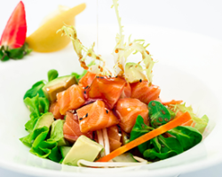 Image de F01 Grande salade de tartare de saumon 