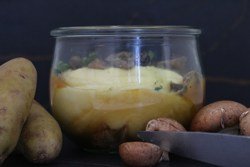 Image de Confit de canard, écrasé de pommes de terre & persillade 