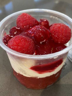 Image de VERRINE CREMET NANTAIS ET FRUITS ROUGES