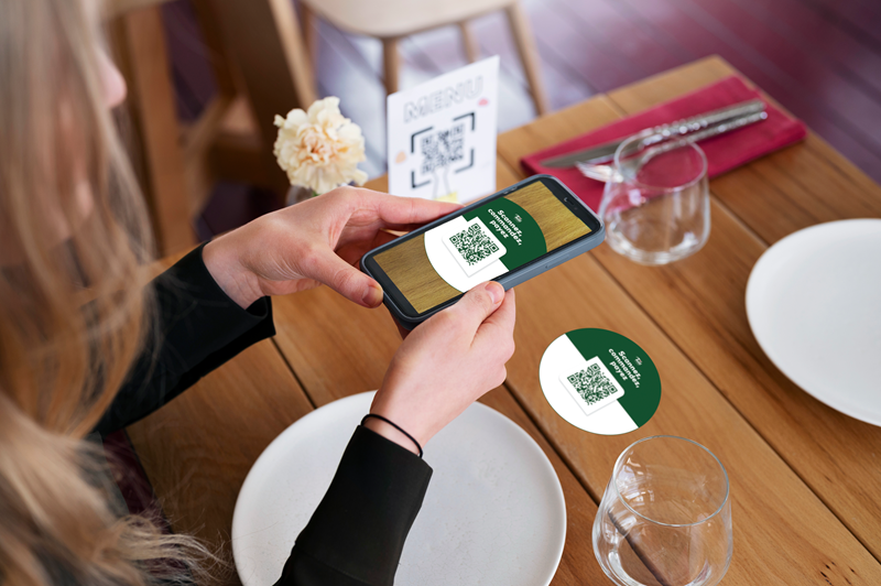 QR CODE A TABLE VS BORNE DE COMMANDE : QUELLE SOLUTION EST FAITE POUR VOUS ? 🤔